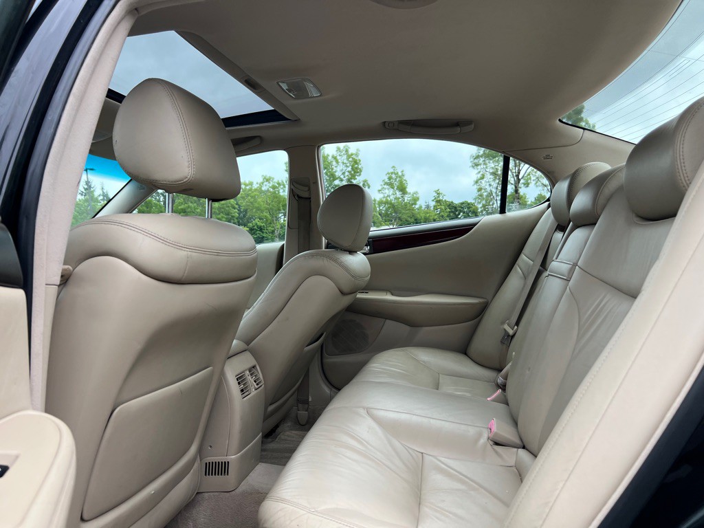 2004 Lexus ES Image 15