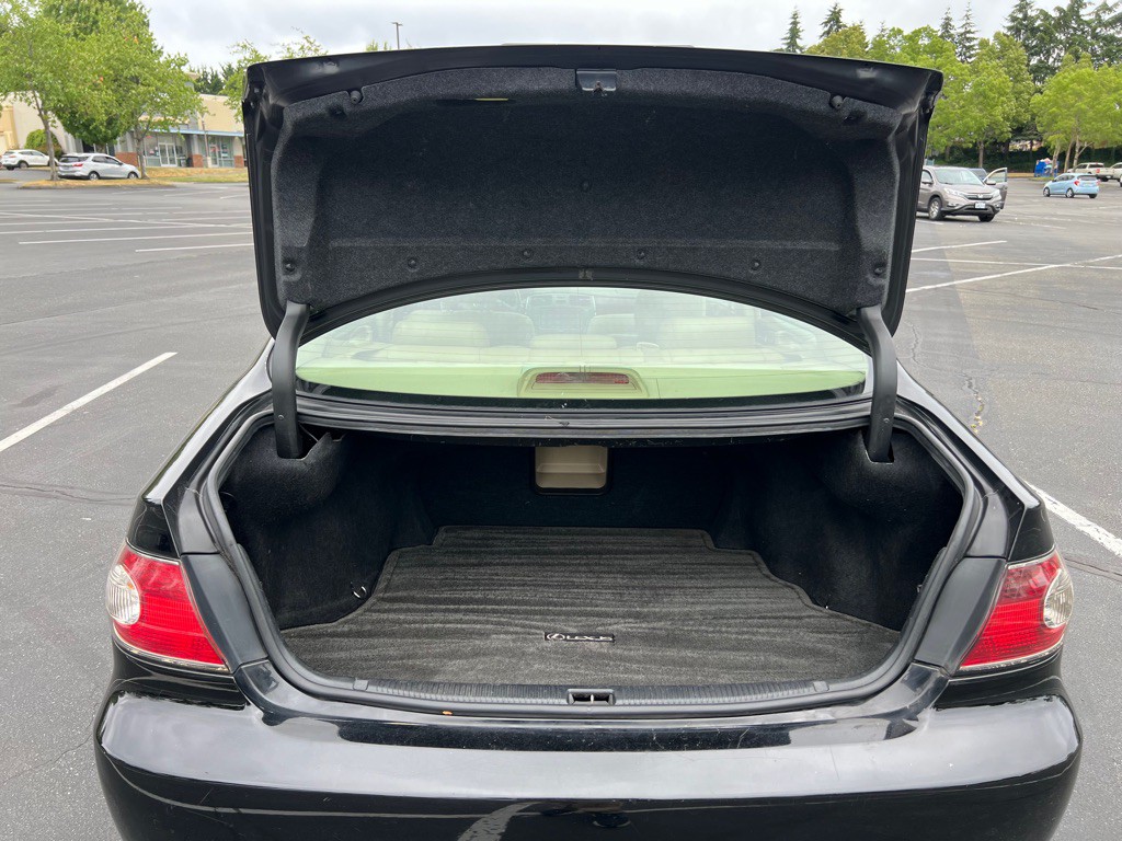 2004 Lexus ES Image 16