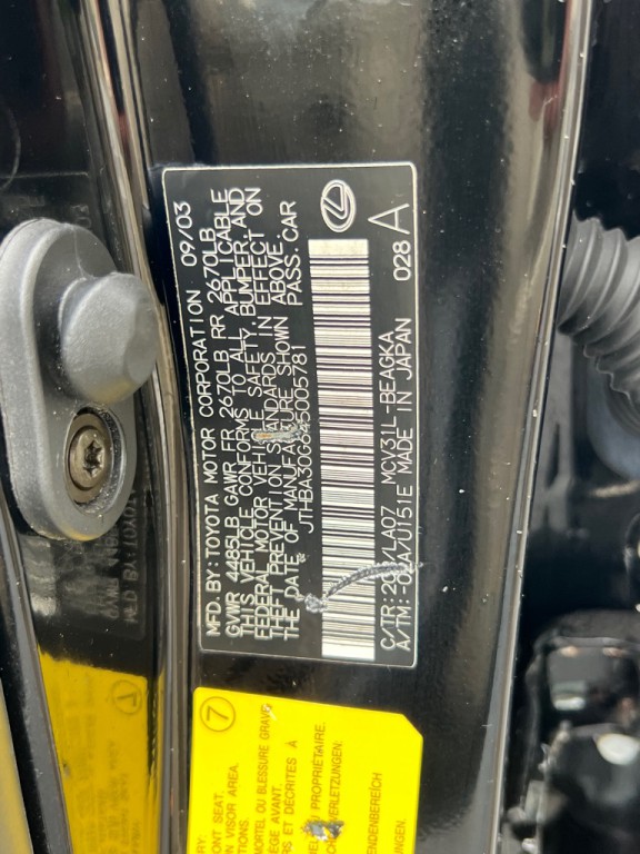 2004 Lexus ES Image 18