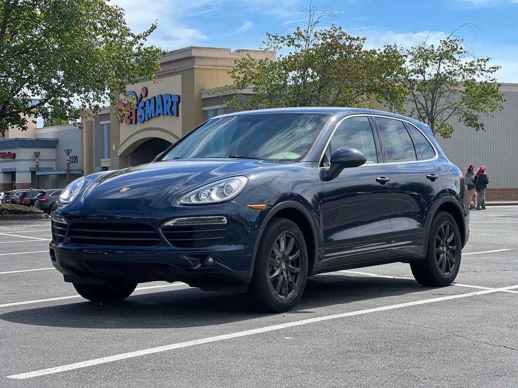 2012 Porsche Cayenne Image 1