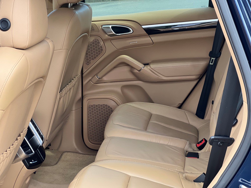 2012 Porsche Cayenne Image 13