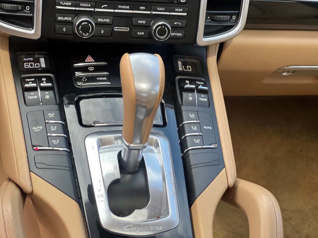 2012 Porsche Cayenne Image 14