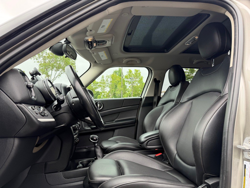 2018 MINI Cooper Image 9