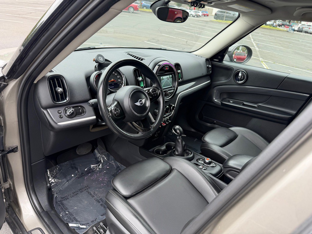 2018 MINI Cooper Image 10