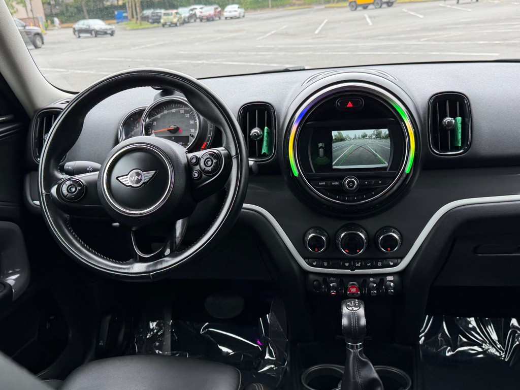 2018 MINI Cooper Image 12
