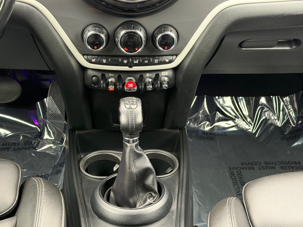 2018 MINI Cooper Image 15
