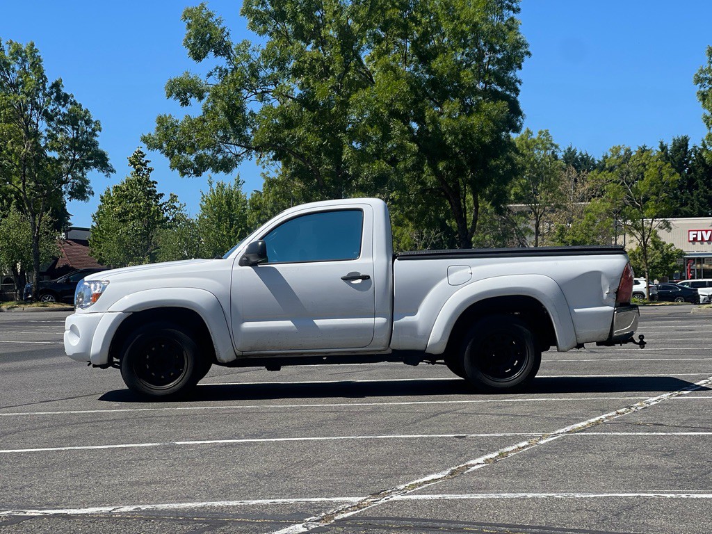 2005 Toyota Tacoma Image 2