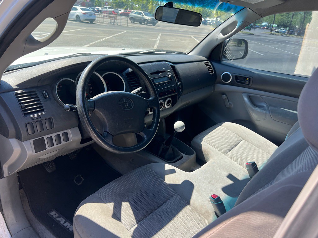 2005 Toyota Tacoma Image 10