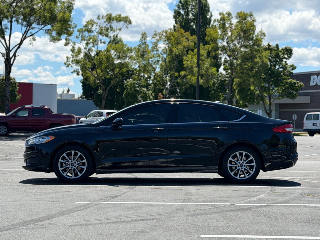 2017 Ford Fusion Image 2