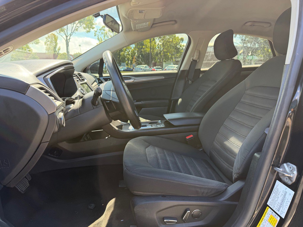 2017 Ford Fusion Image 9