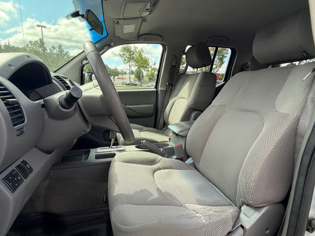 2006 Nissan Frontier Image 9