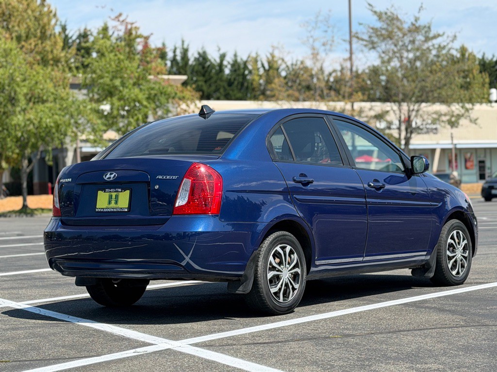 2010 Hyundai Accent Image 5