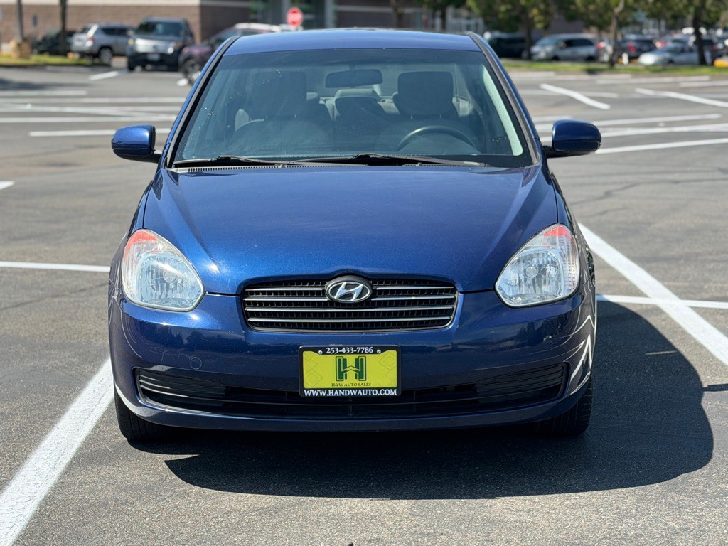 2010 Hyundai Accent Image 8