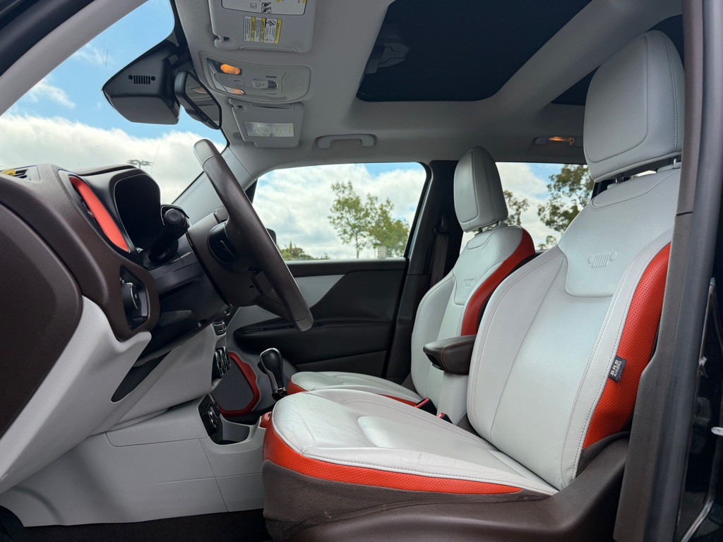 2015 Jeep Renegade Image 9