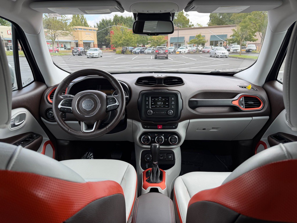 2015 Jeep Renegade Image 11