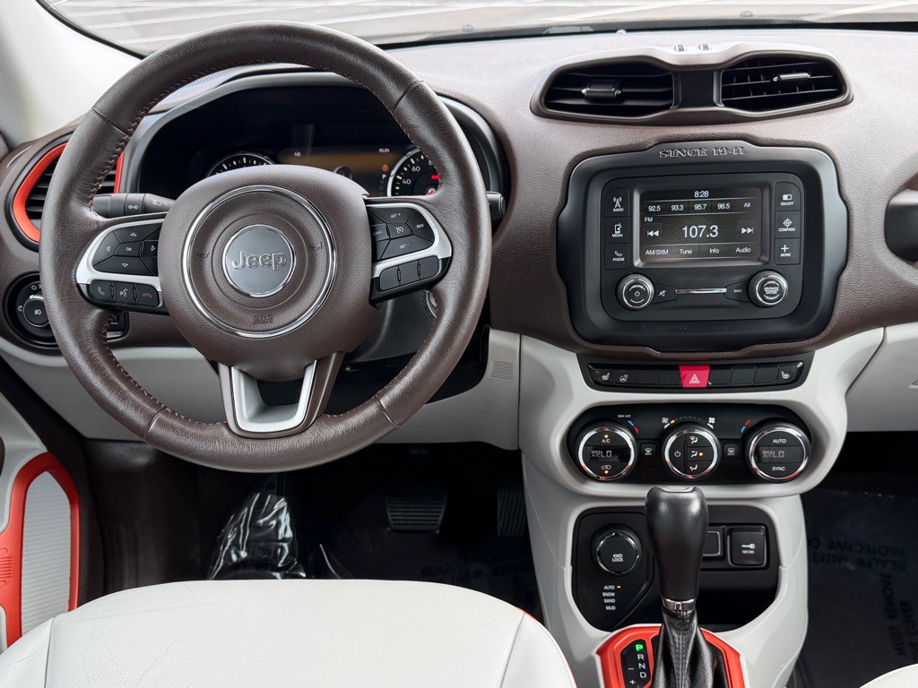 2015 Jeep Renegade Image 12