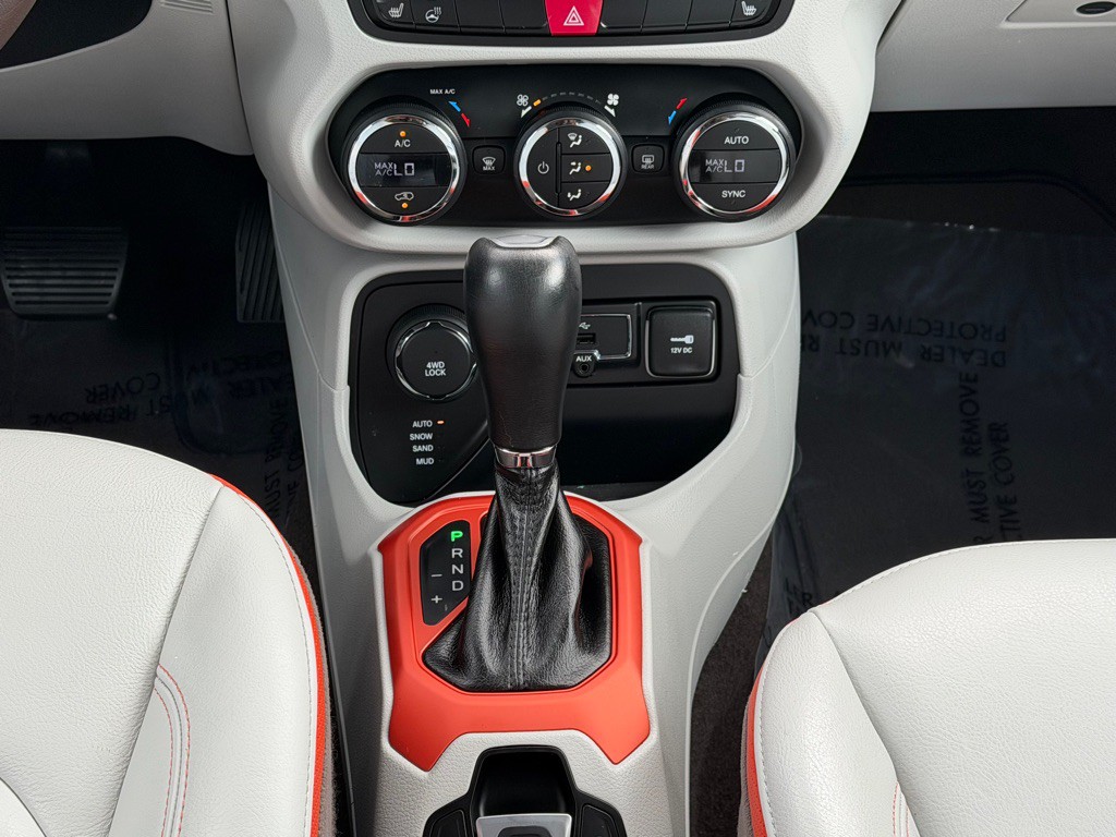 2015 Jeep Renegade Image 14