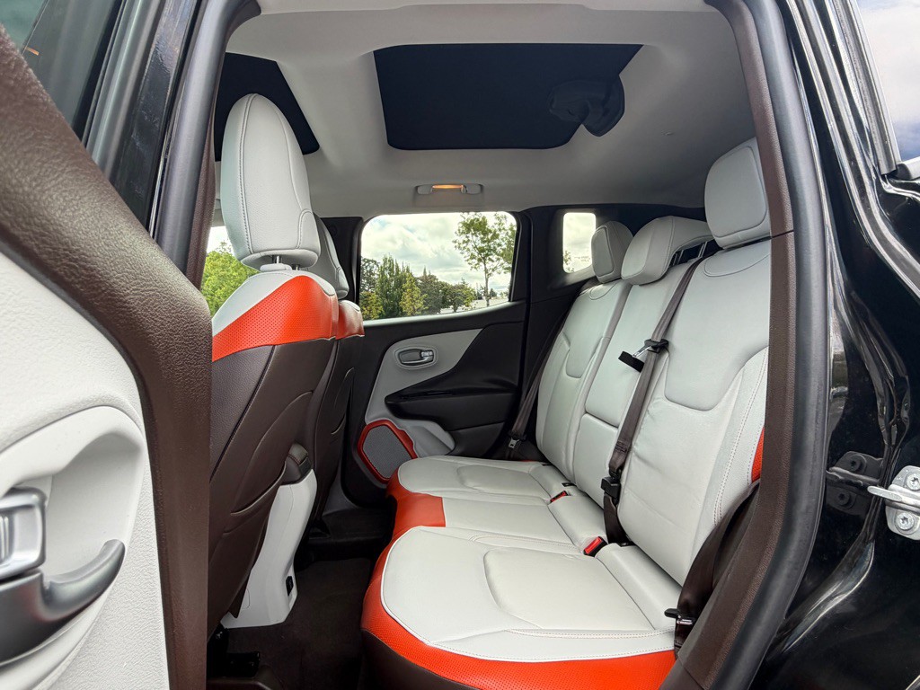 2015 Jeep Renegade Image 15