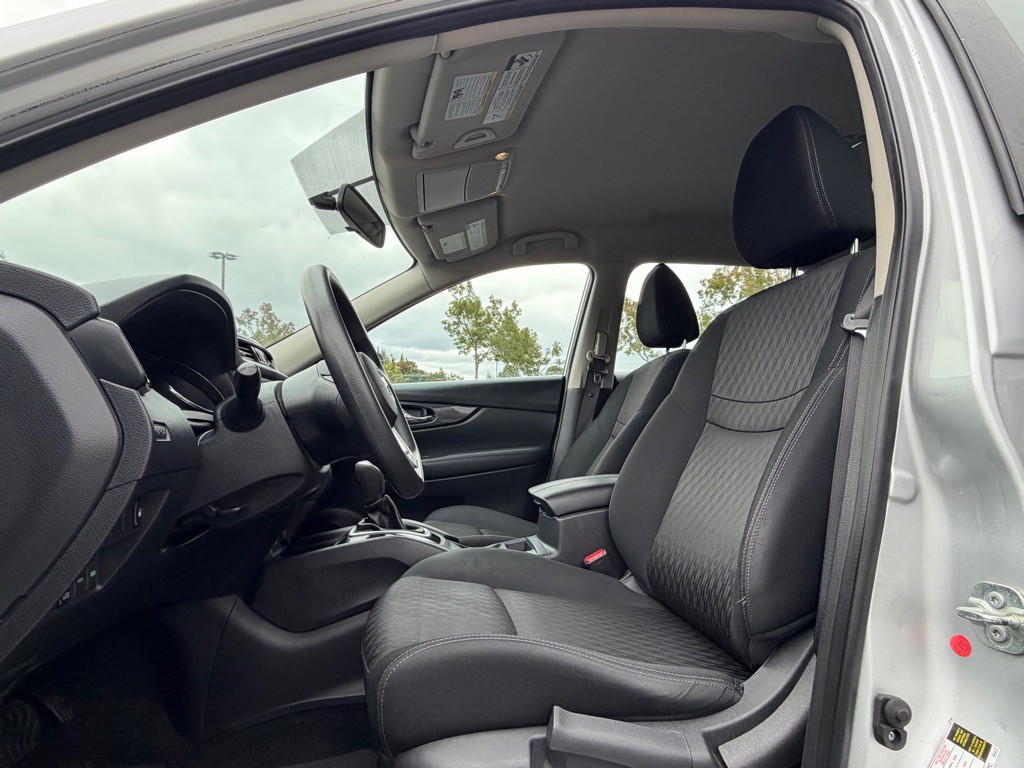2018 Nissan Rogue Image 9