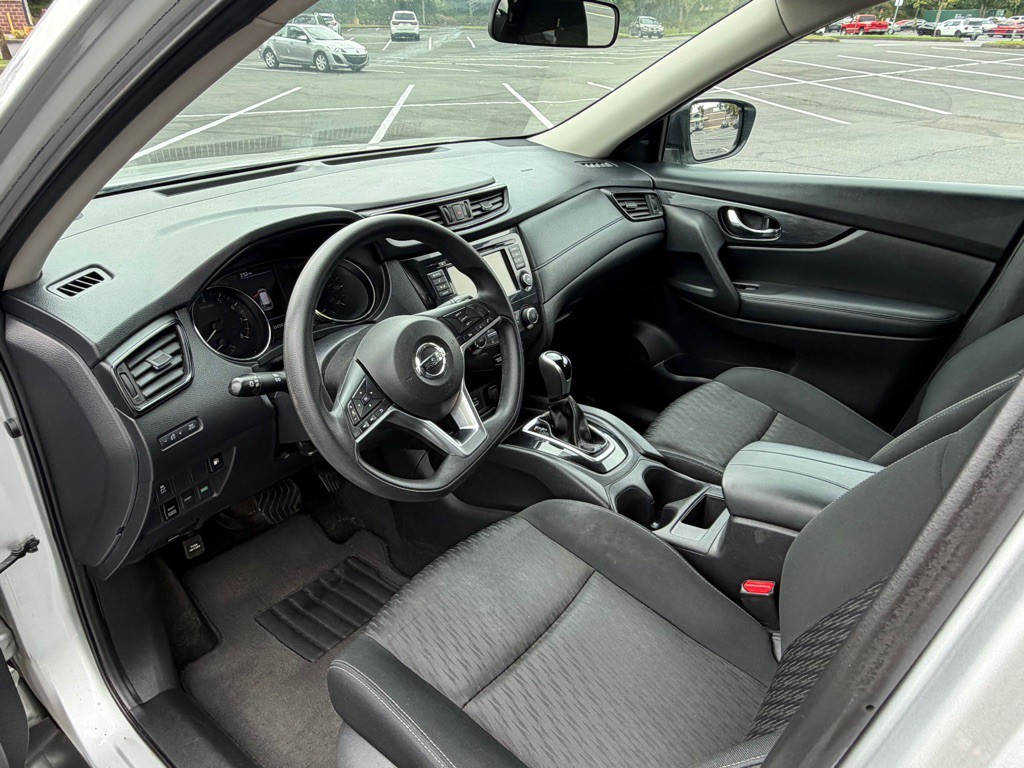 2018 Nissan Rogue Image 10