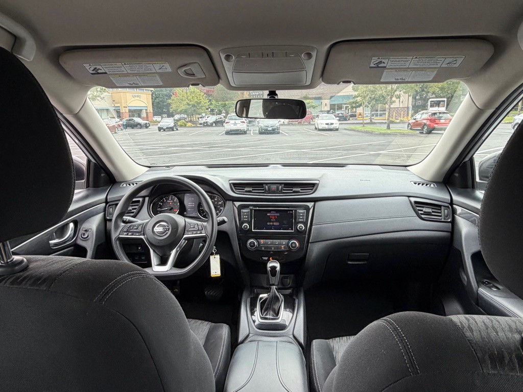 2018 Nissan Rogue Image 11