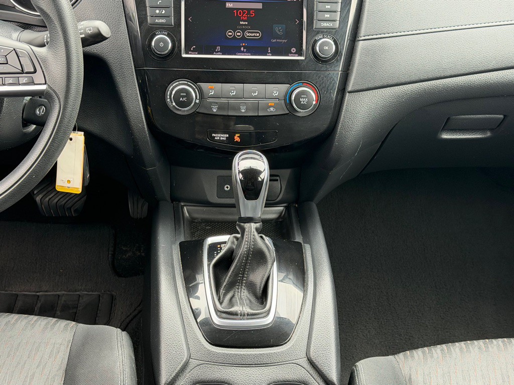 2018 Nissan Rogue Image 13