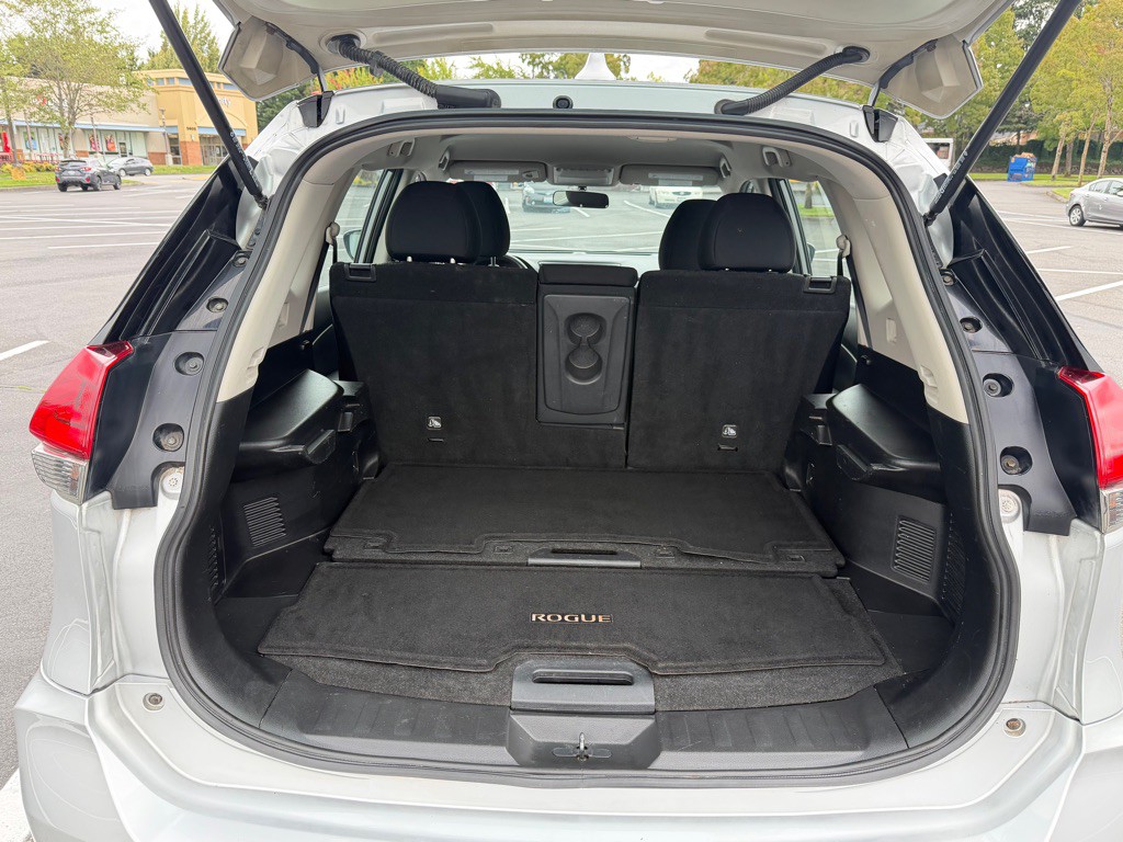 2018 Nissan Rogue Image 17