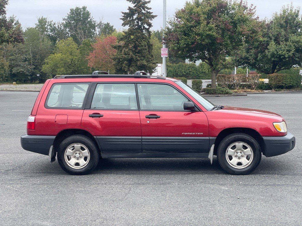 2001 Subaru Forester Image 2
