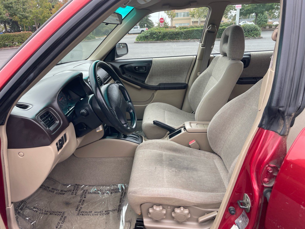 2001 Subaru Forester Image 12