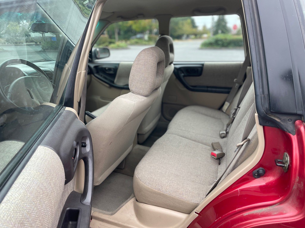 2001 Subaru Forester Image 13