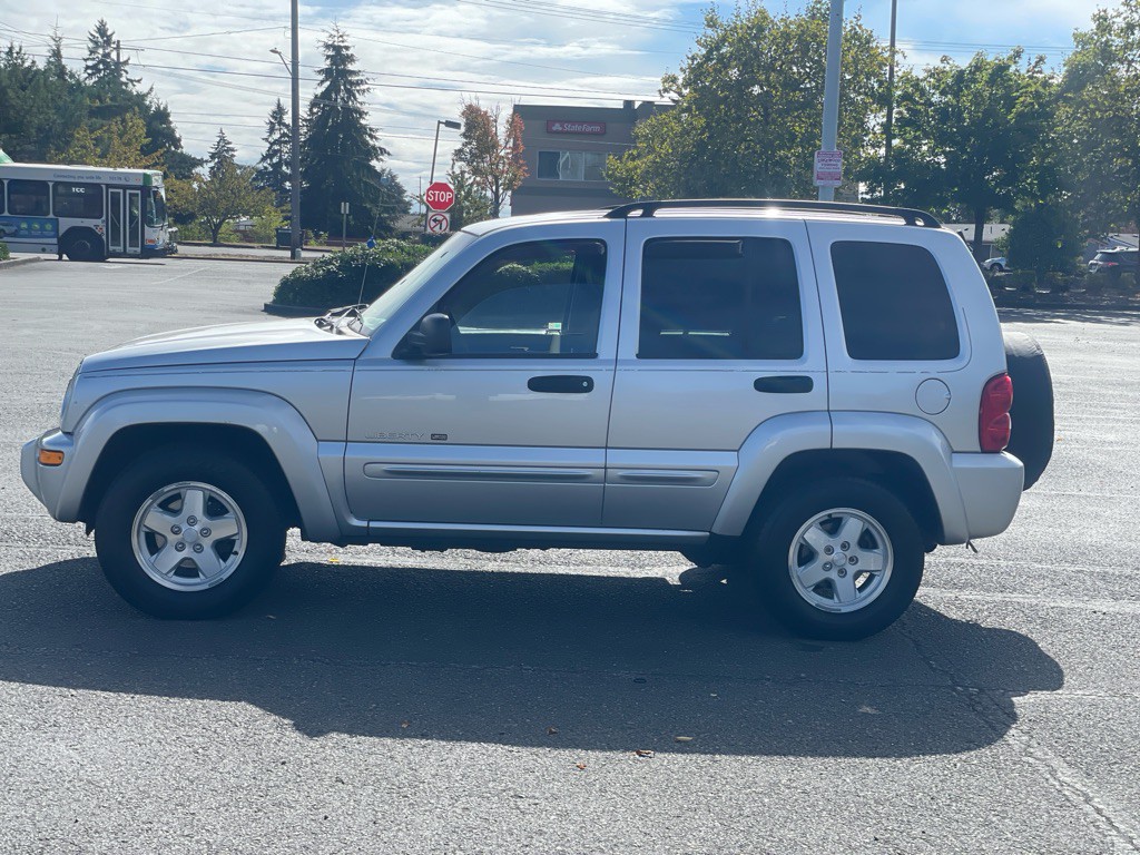 2003 Jeep Liberty Image 6