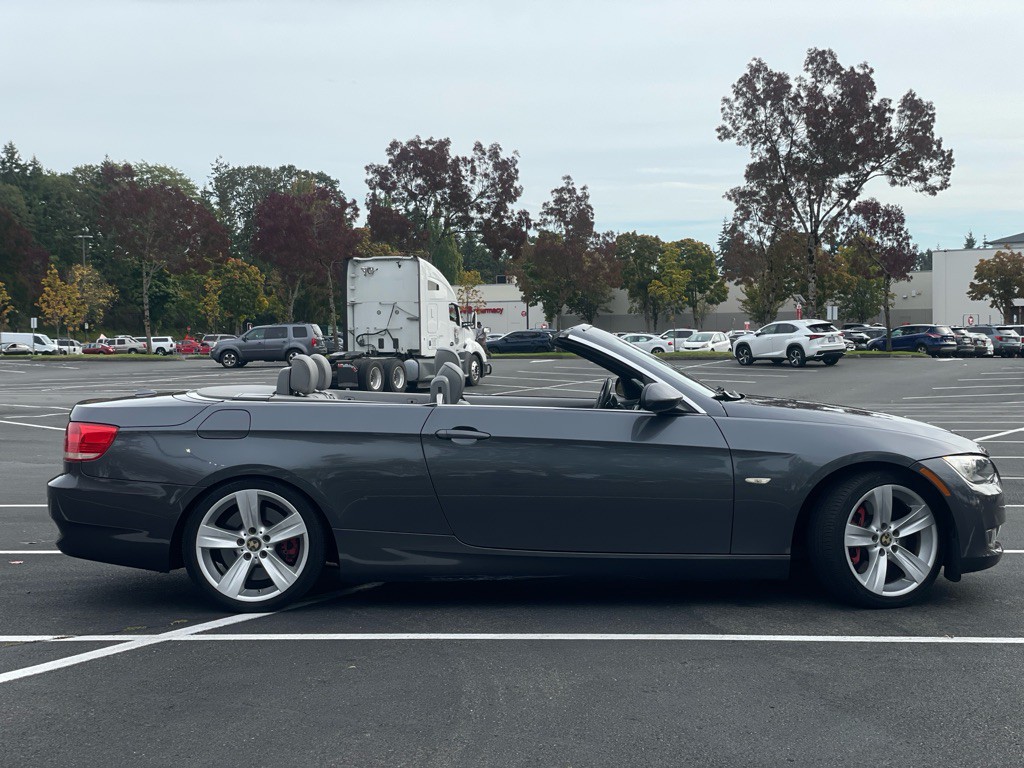 2008 BMW 3 Series Image 2