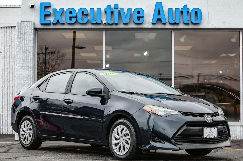 2019 Toyota Corolla Image 1