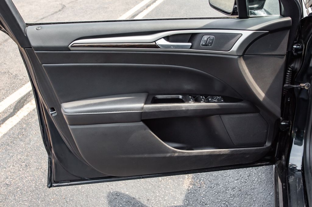 2014 Ford Fusion Image 24