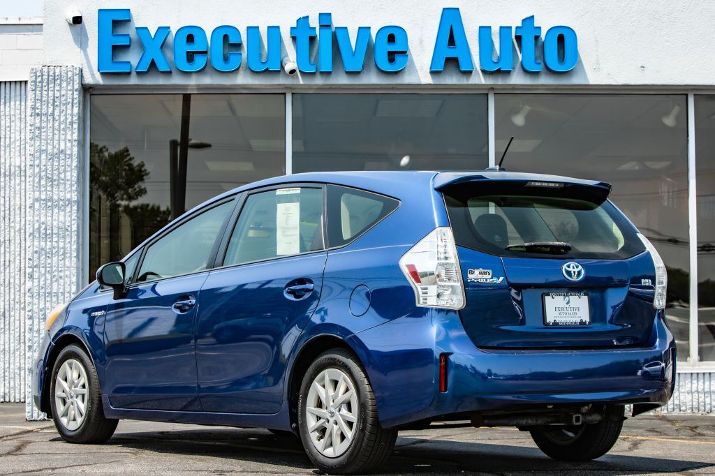 2012 Toyota Prius Image 5