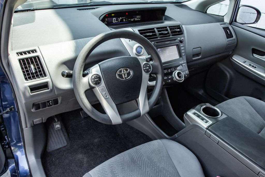 2012 Toyota Prius Image 17