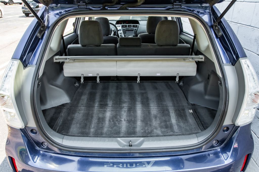 2012 Toyota Prius Image 28