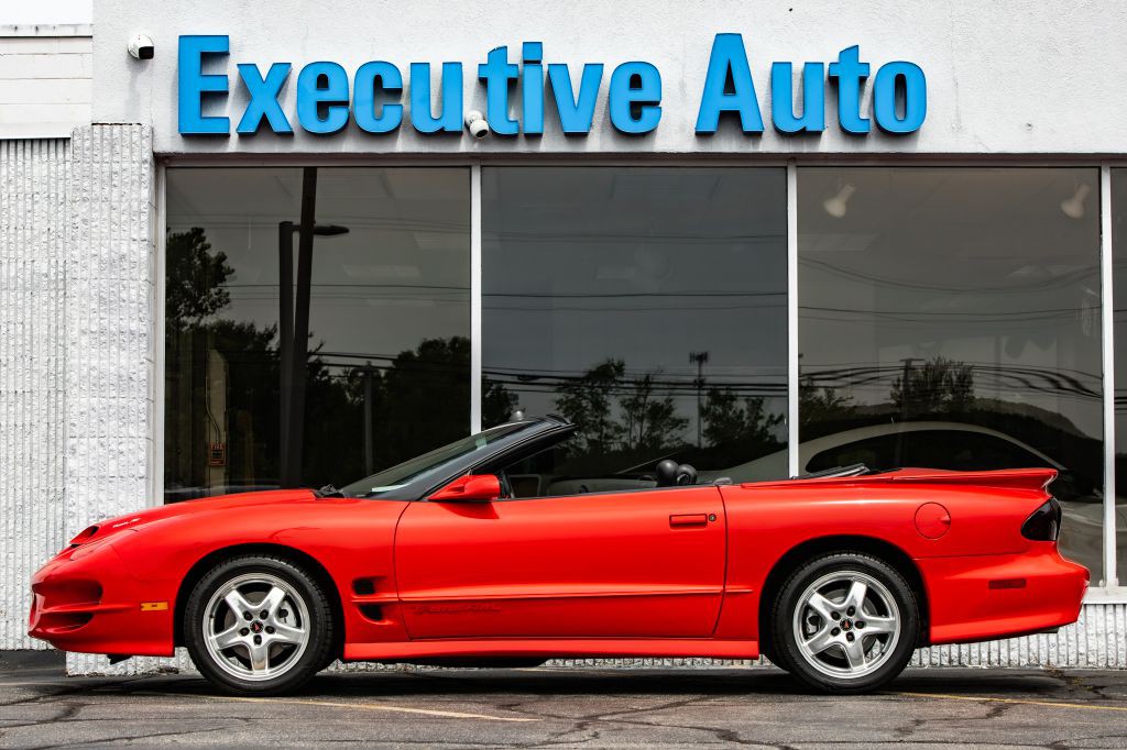 2002 Pontiac Firebird Image 4