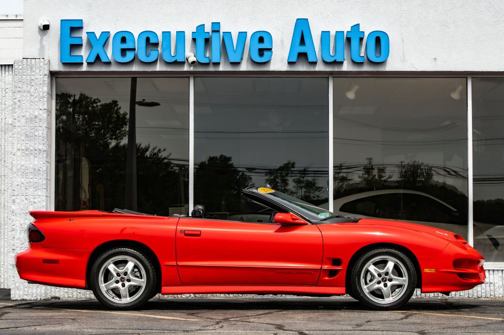 2002 Pontiac Firebird Image 8