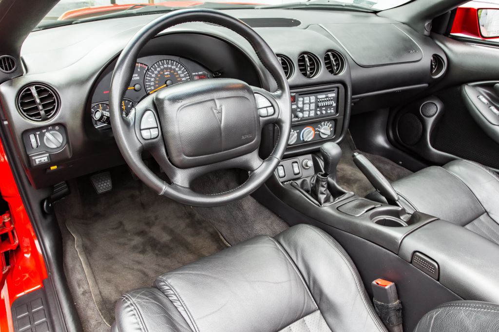 2002 Pontiac Firebird Image 17