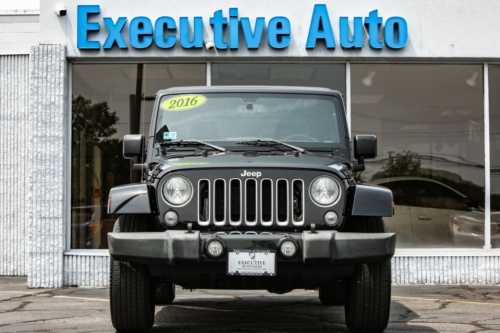 2016 Jeep Wrangler Unlimited Image 2