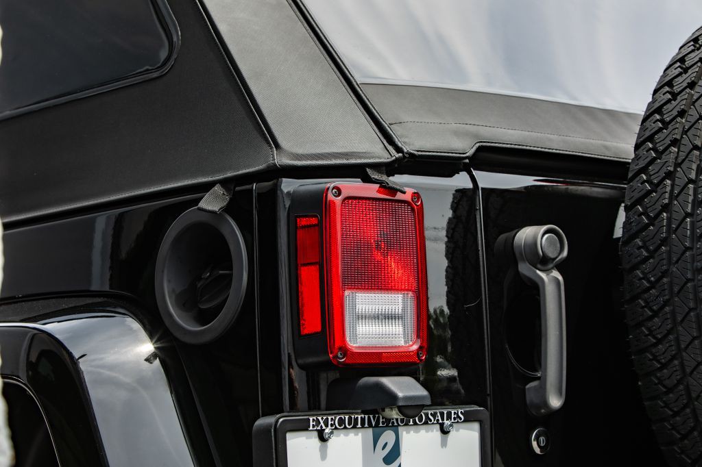 2016 Jeep Wrangler Unlimited Image 16