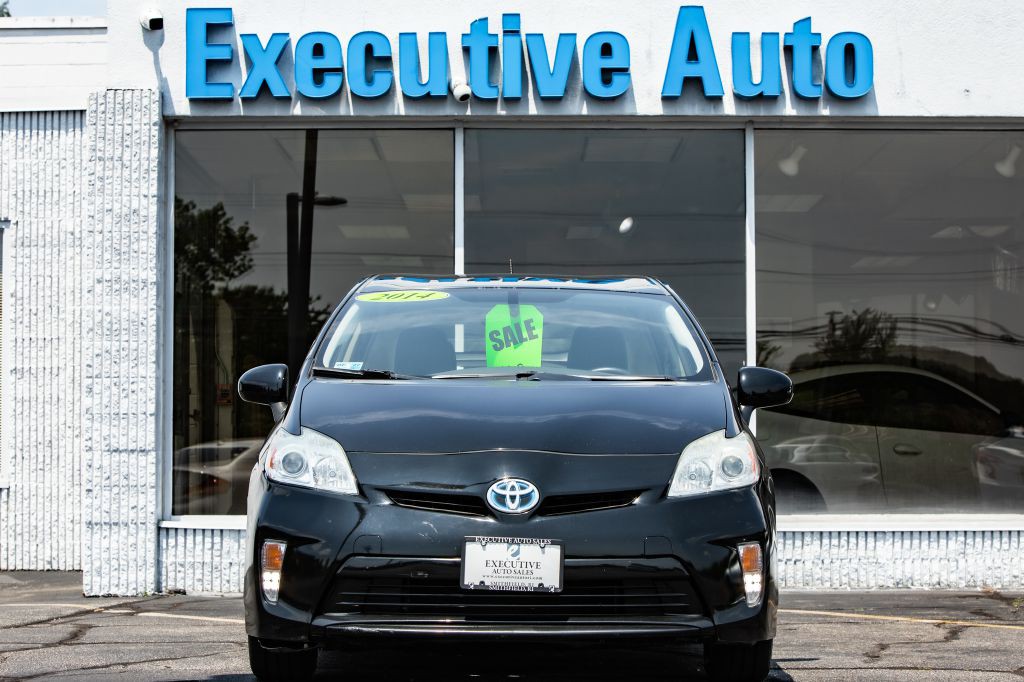 2014 Toyota Prius Image 2