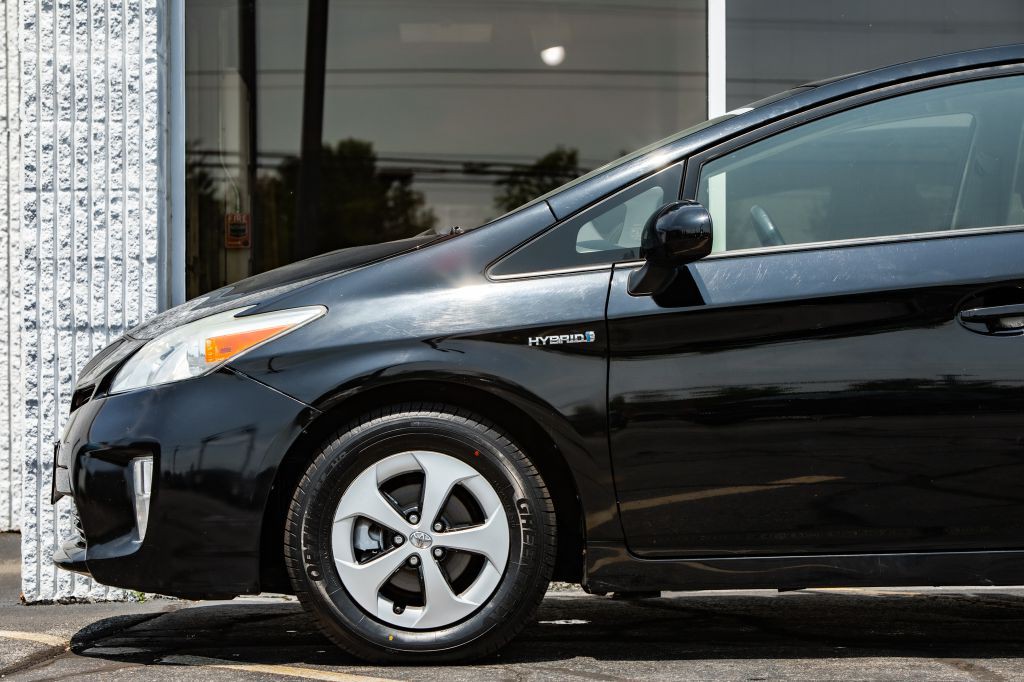 2014 Toyota Prius Image 11