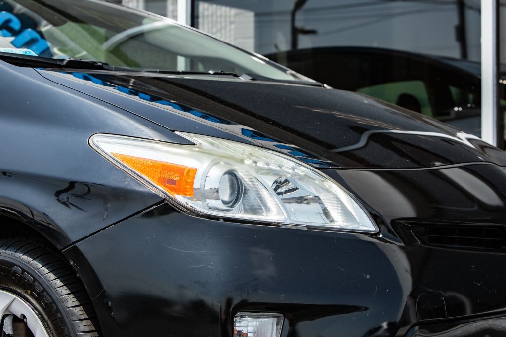 2014 Toyota Prius Image 15