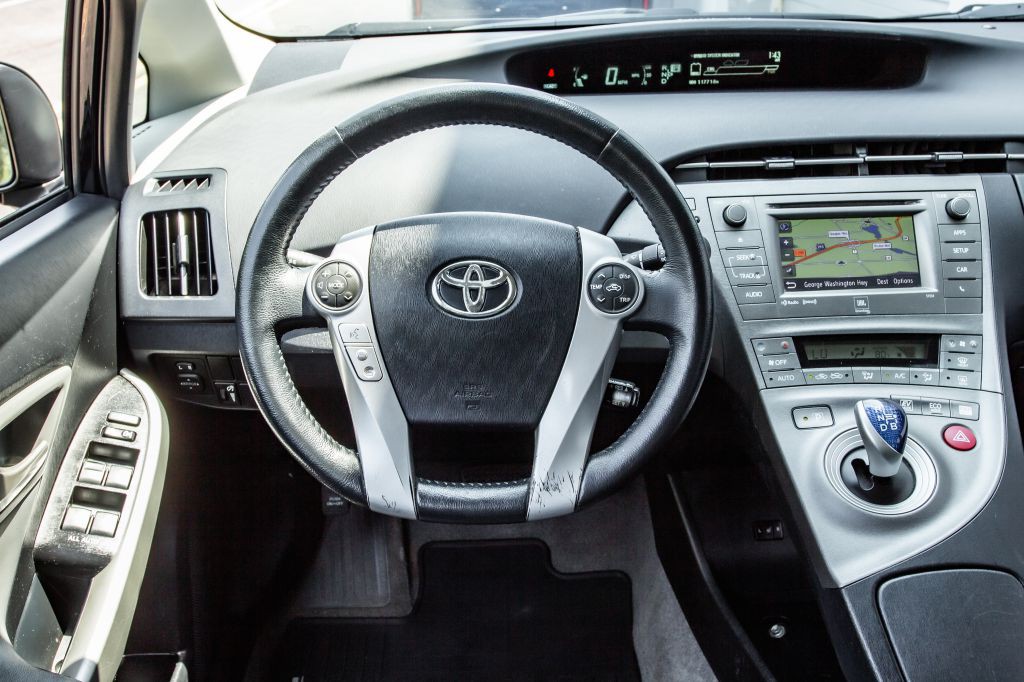 2014 Toyota Prius Image 19