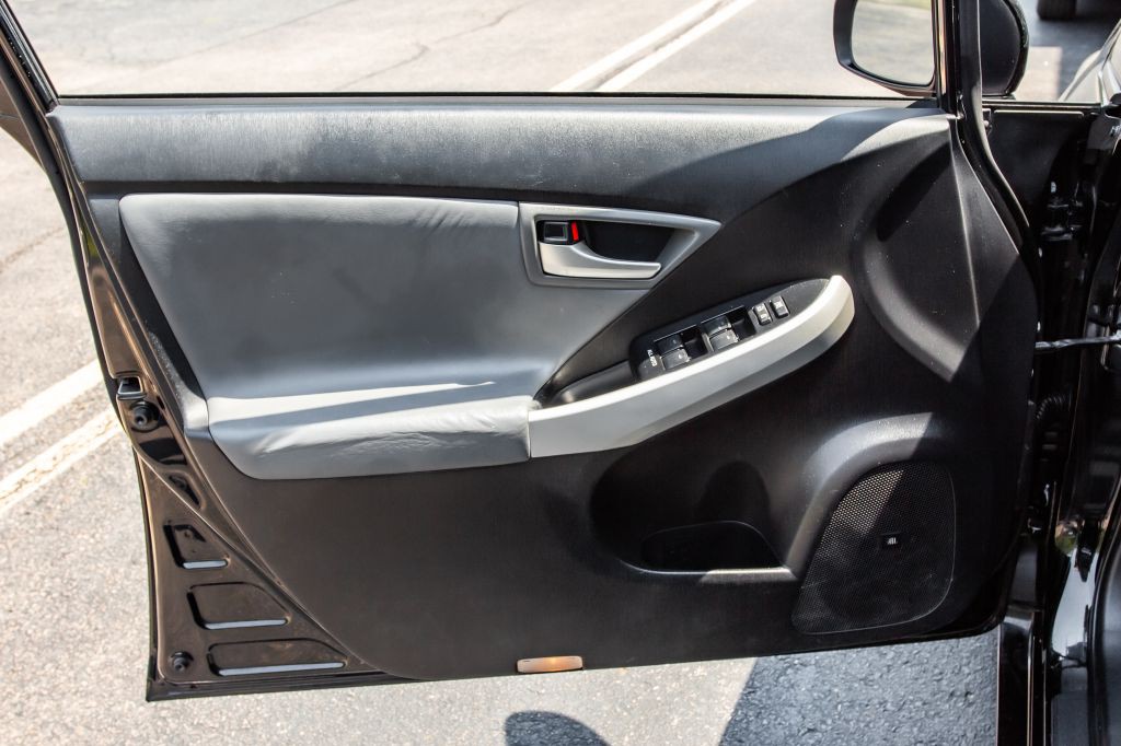 2014 Toyota Prius Image 26