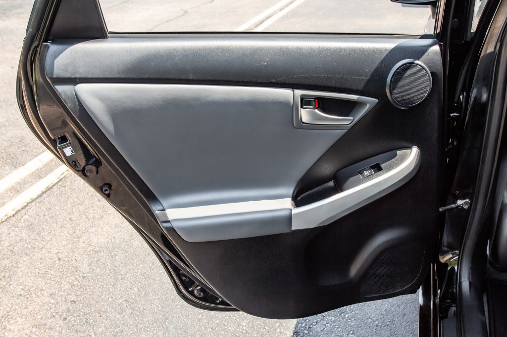 2014 Toyota Prius Image 27