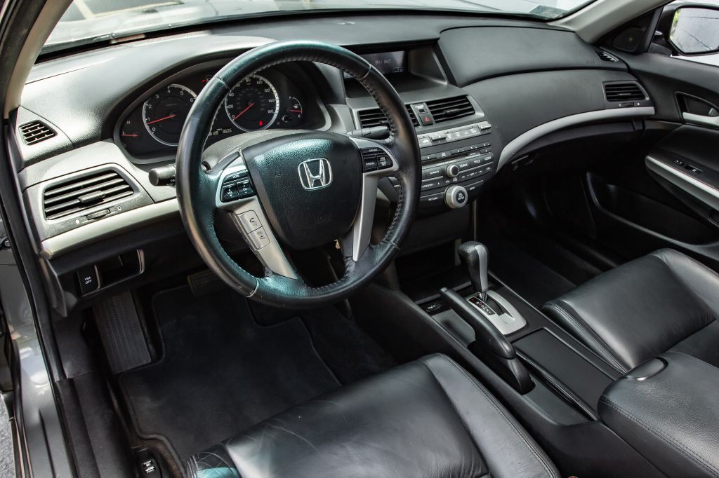 2010 Honda Accord Image 17