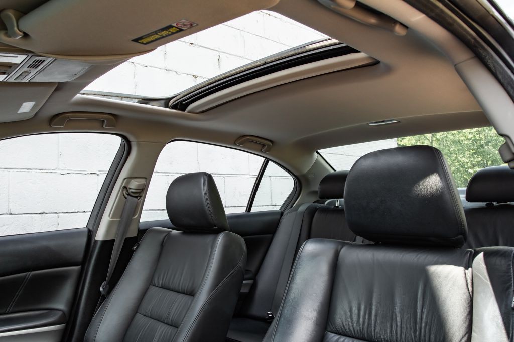 2010 Honda Accord Image 23